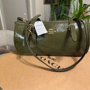 Asher Shoulder Bag olive green